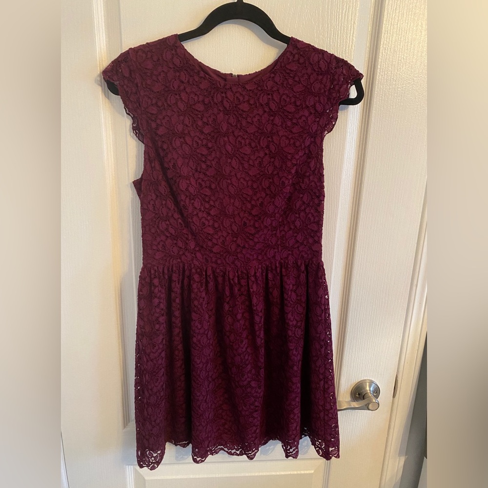 Aritzia Talula Lace Dress - size 8
